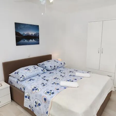 Apartment In Okrug Gornji With Sea View, Terrace, Air Conditioning, Wifi 5059-1 *